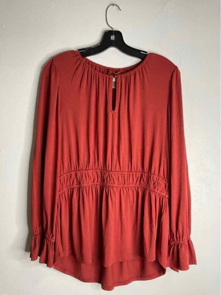 Cupio Size M Rust Keyhole long sleeve top