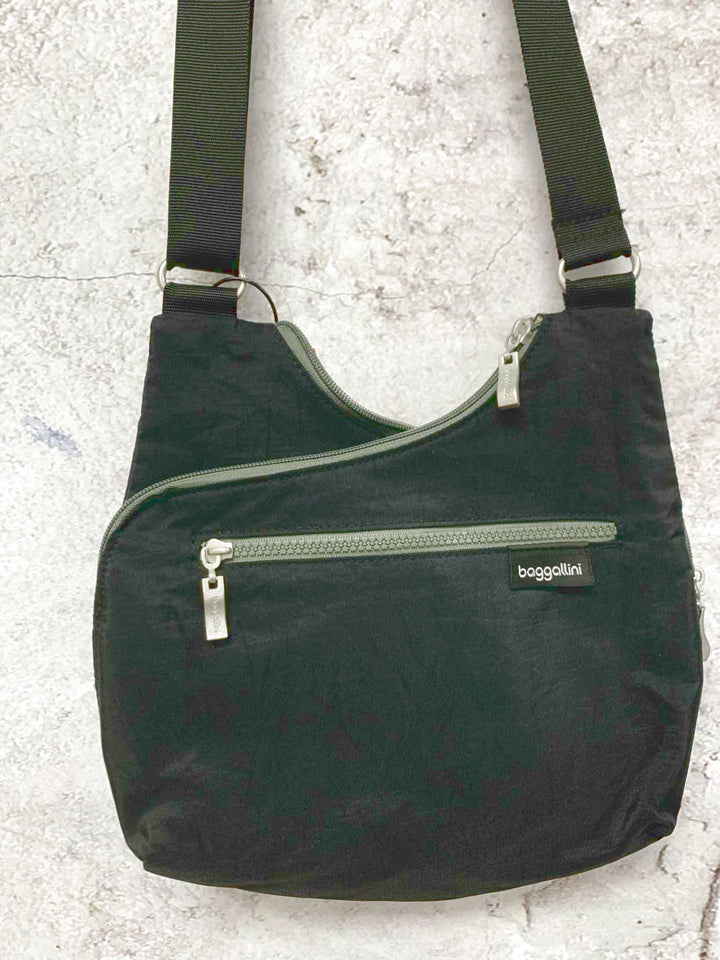 Baggallini Black crossbody