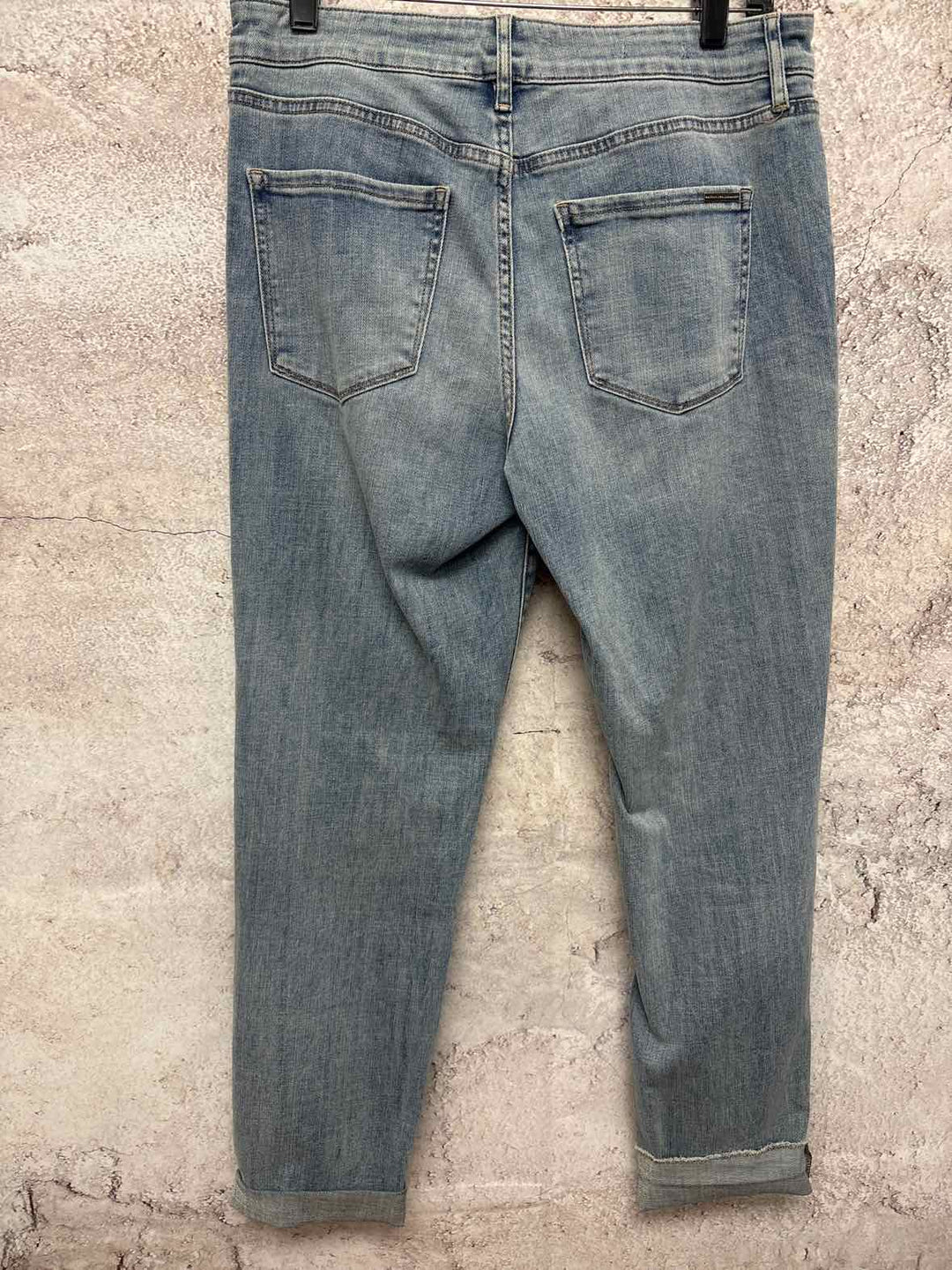 Women Size 8 White Black Market denim Jeans