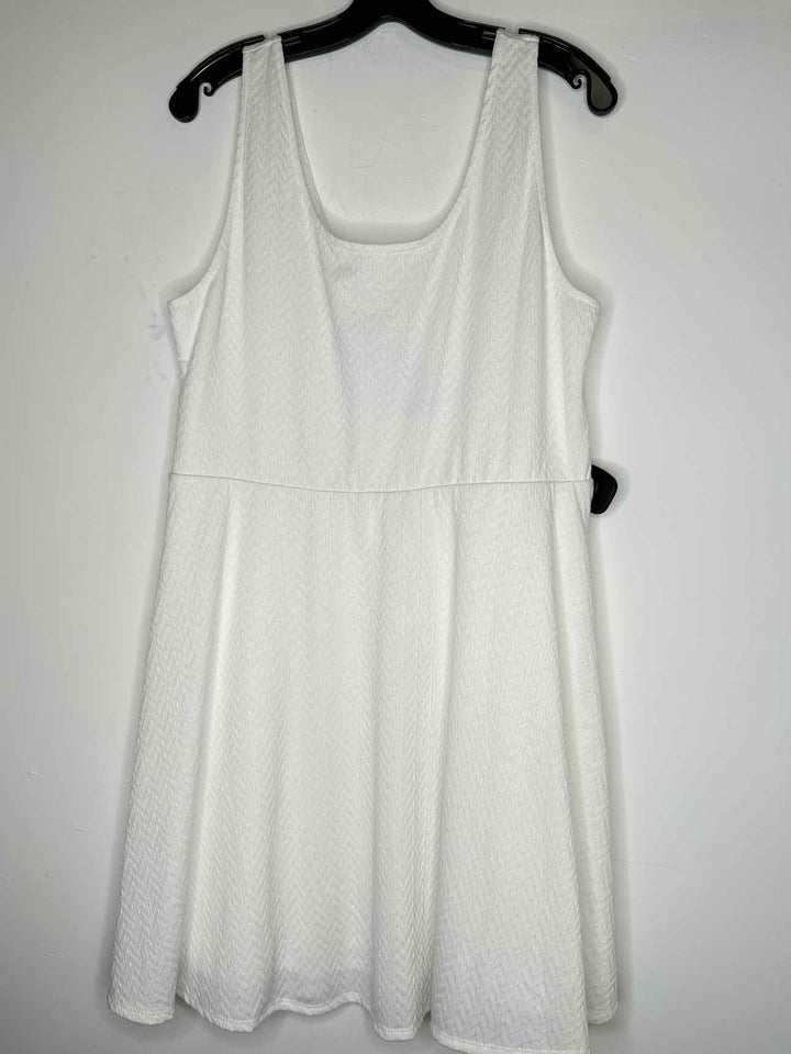 Women Size XXL Mossimo White sleeveless dress