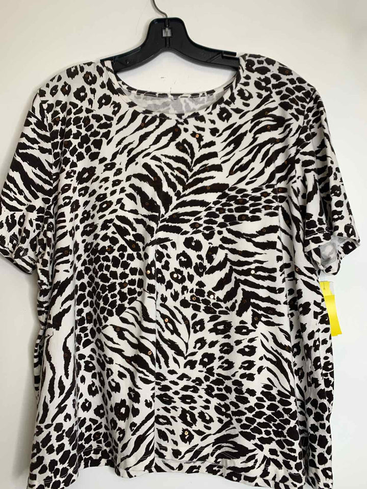 Women Size 1X Animal Print short sleeve top