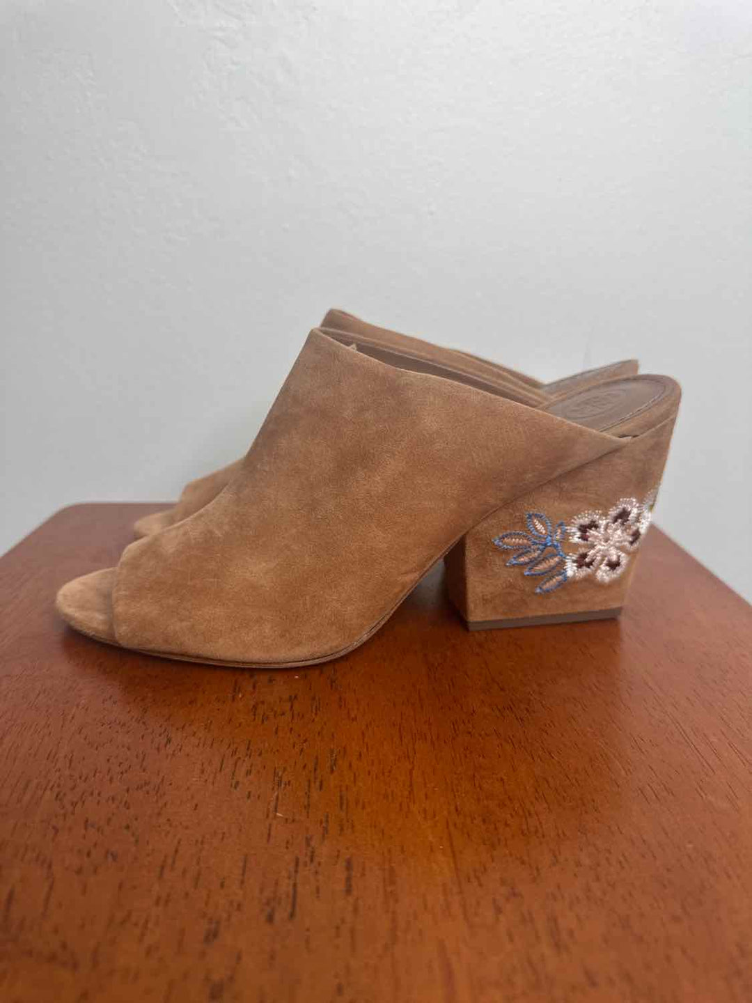 Tory Burch Shoe Size 9 Camel wedge