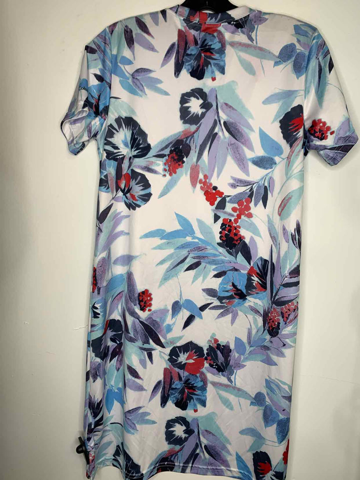 Women Size S Columbia Blue short sleeve