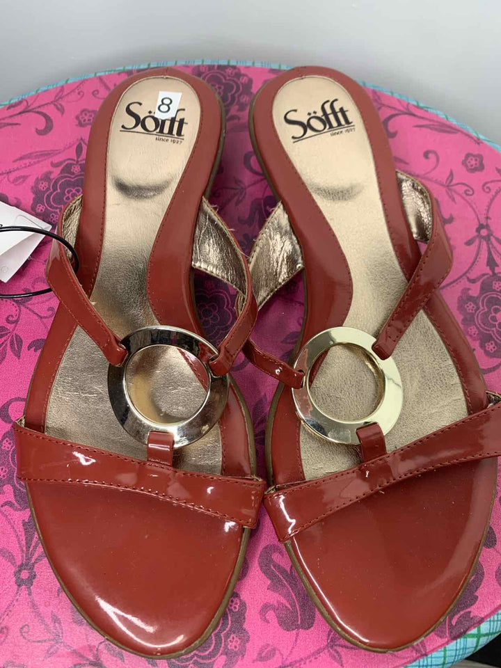 Sofft rust W Shoe Size 8 flat sandal