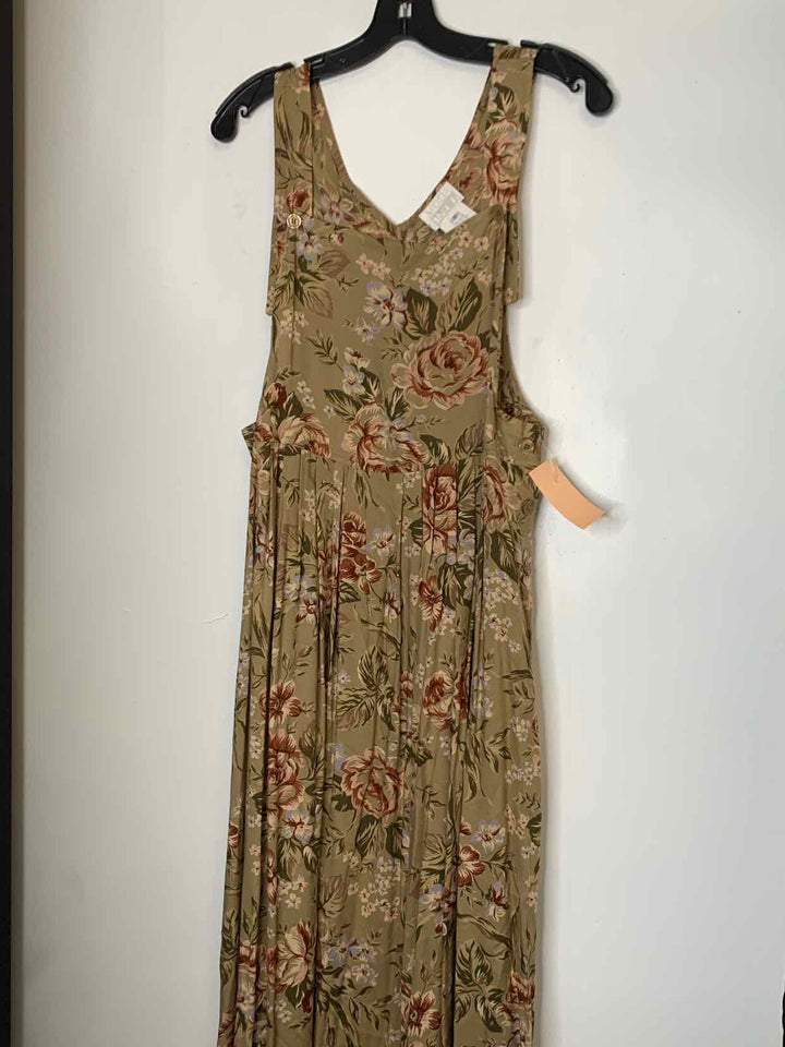 Women Size 10 Moda International Olive sleeveless dress