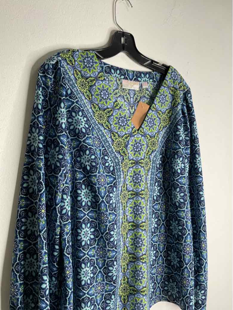 belle Kim Gravel Size L Blue V-neck Floral long sleeve top