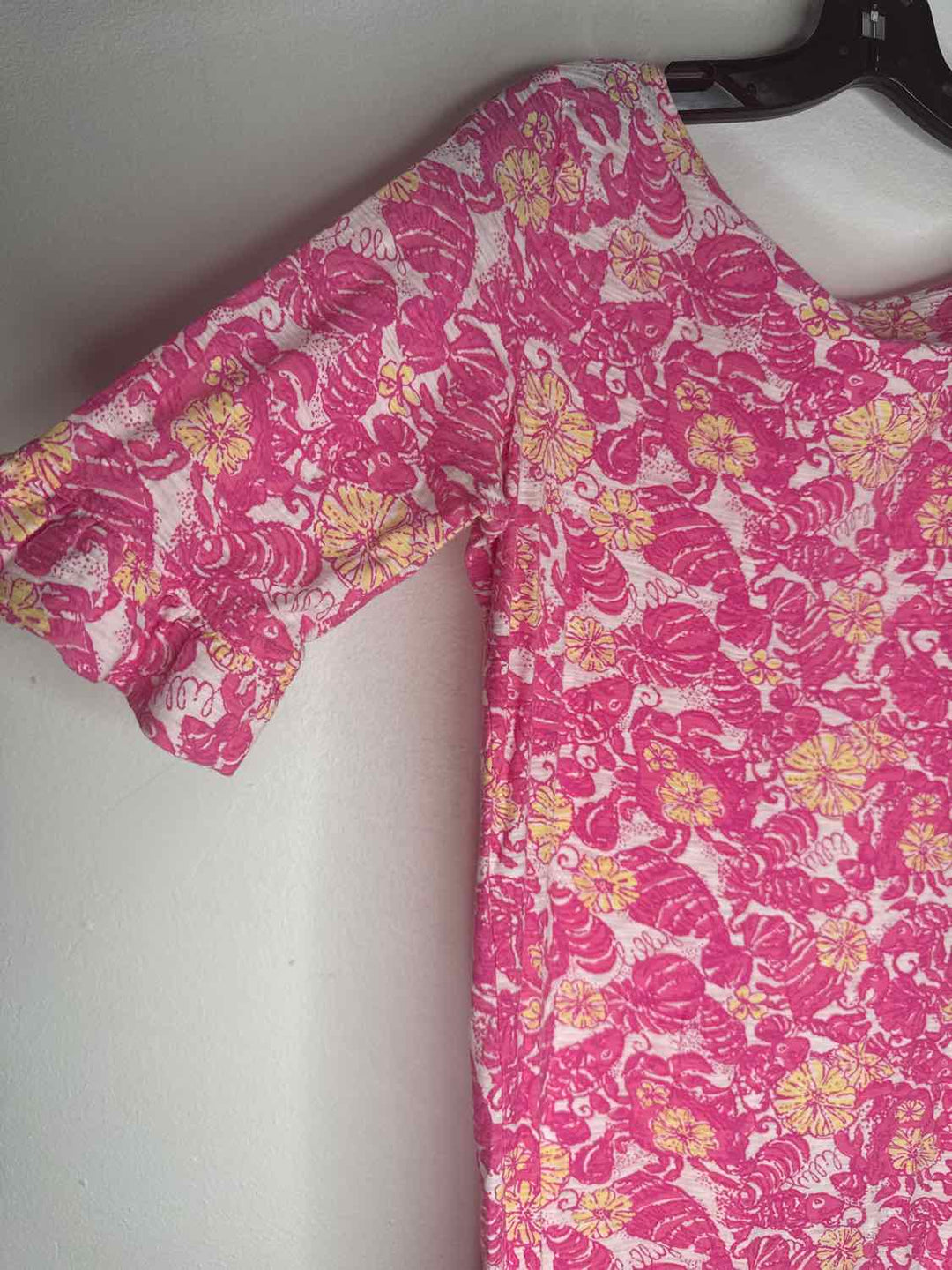 Lilly Pulitzer Size S Pink short sleeve top
