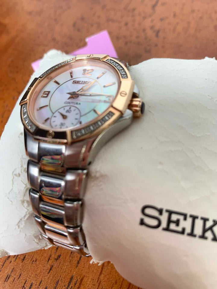 SEIKO Size s/m silver Watch