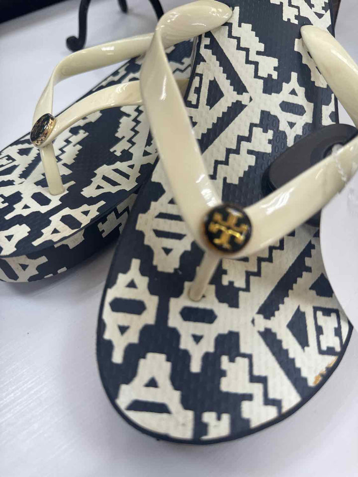 Tory Burch Shoe Size 9 White Print flip flop