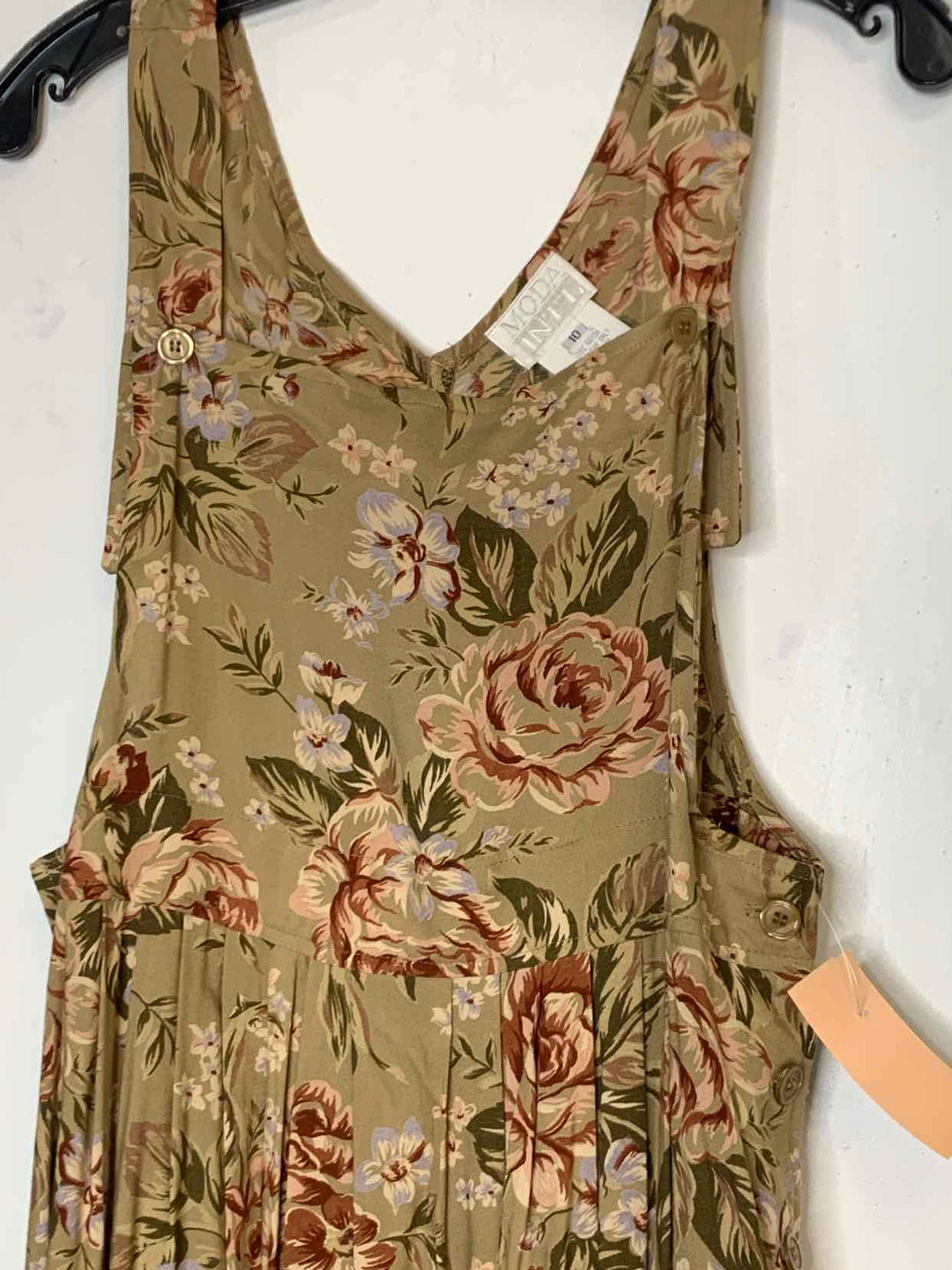 Women Size 10 Moda International Olive sleeveless dress