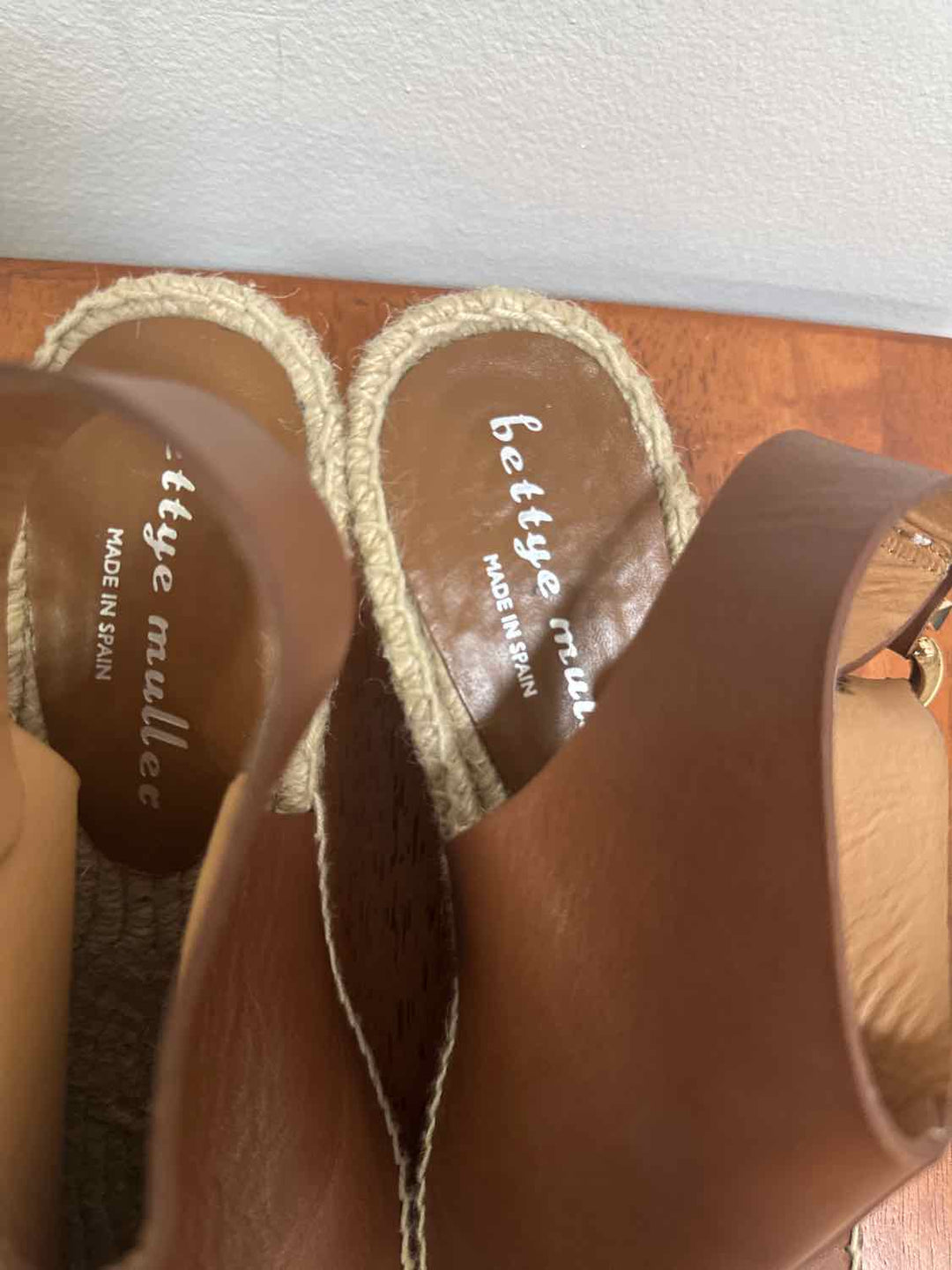 Bettye Muller Shoe Size 39 Camel wedge