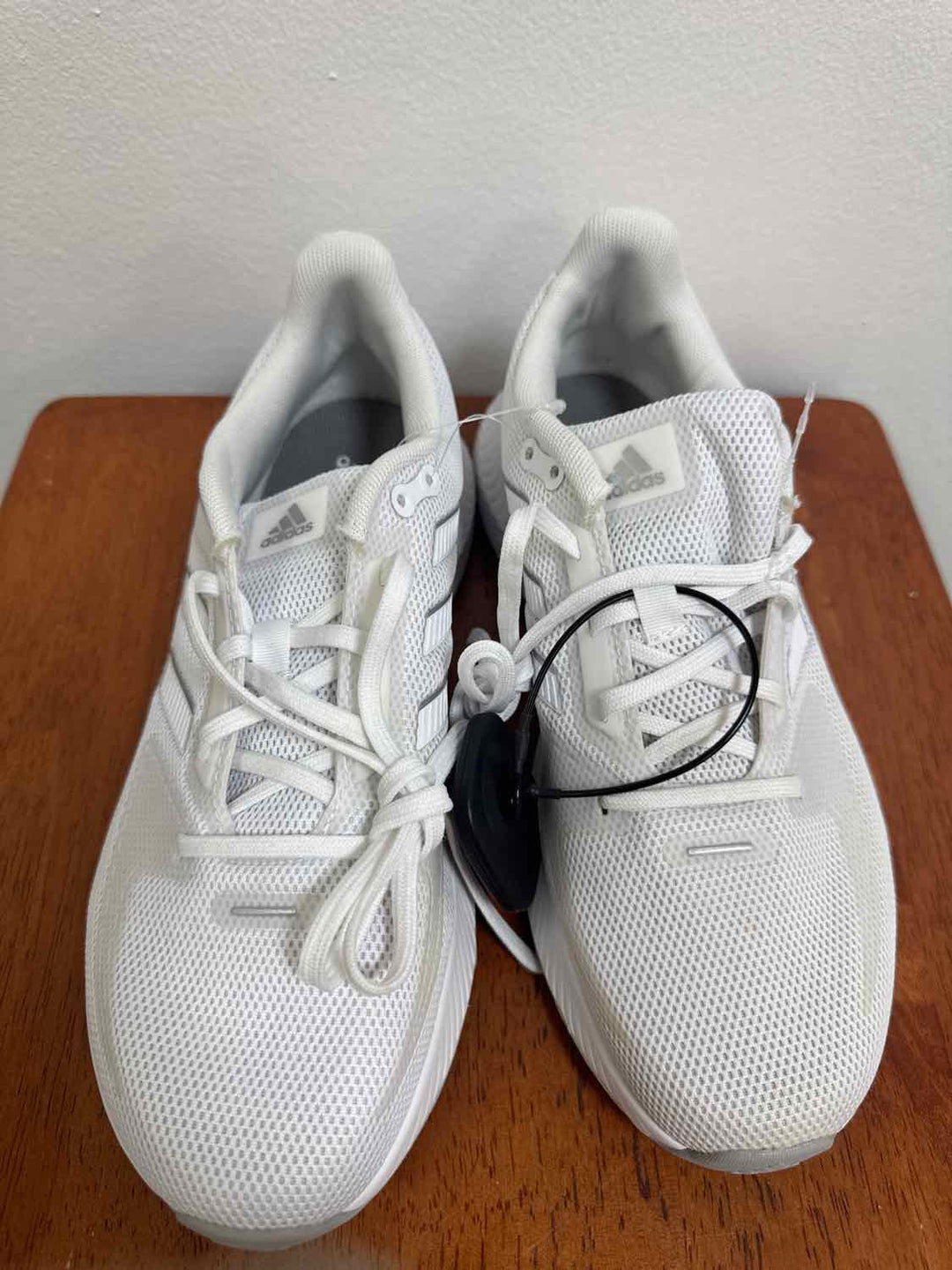 Adidas Shoe Size 7.5 White athletic sneaker