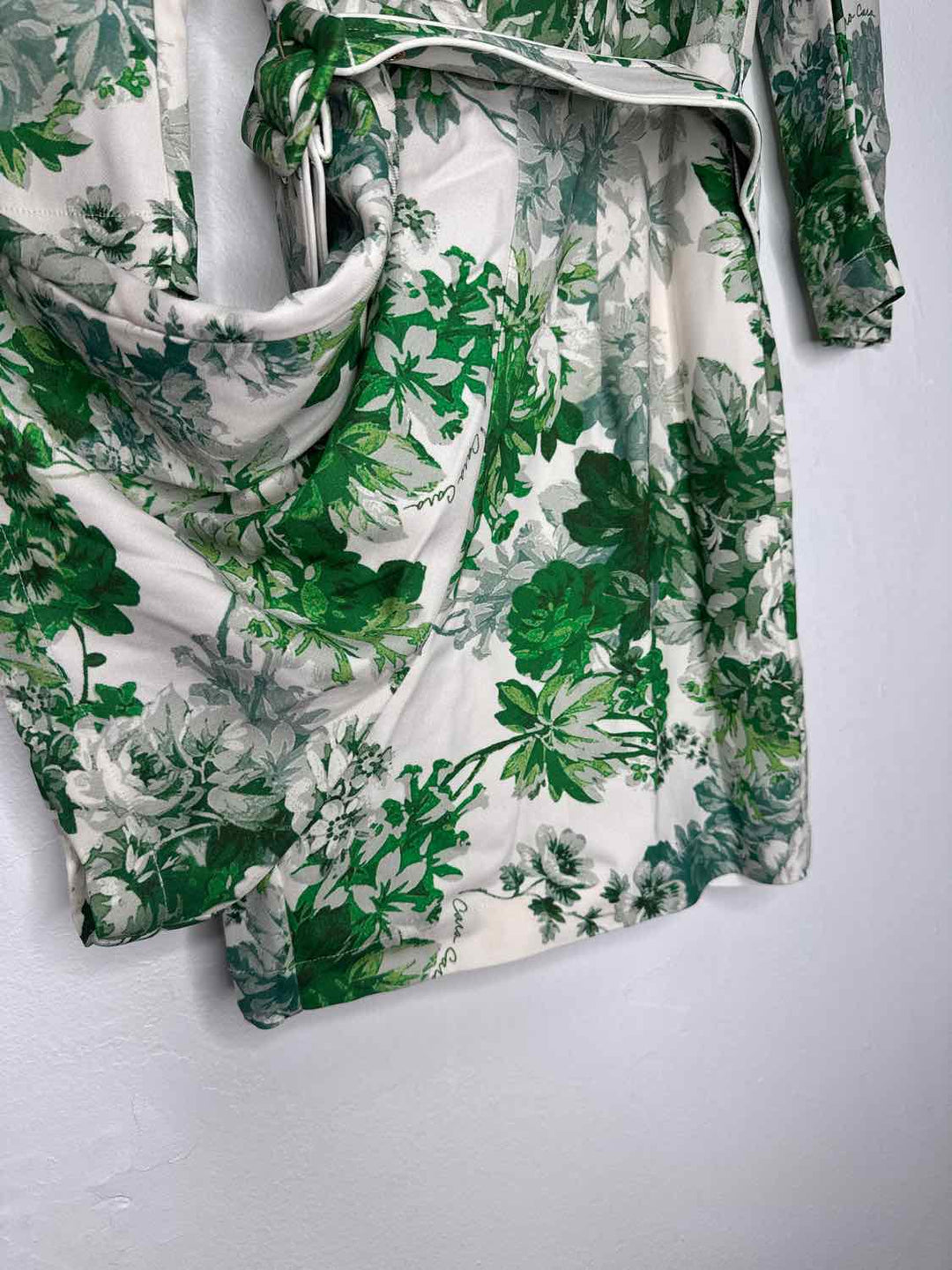 Cara Cara Size XXS Green NWT Floral short romper