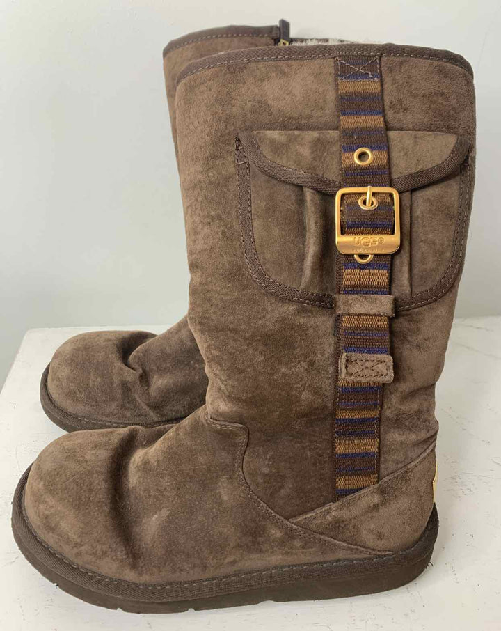 UGG Brown W Shoe Size 7 boots flat heel