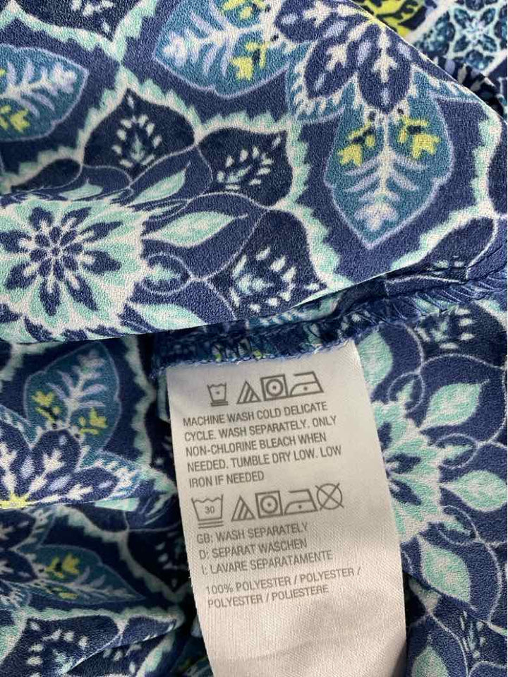belle Kim Gravel Size L Blue V-neck Floral long sleeve top