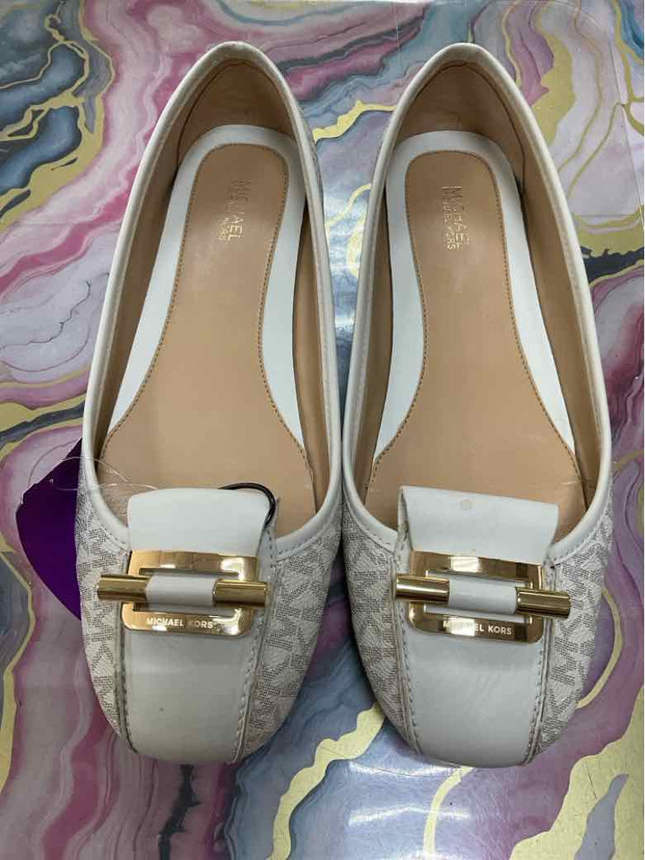 Michael Kors Shoe Size 9.5 Beige flat shoe