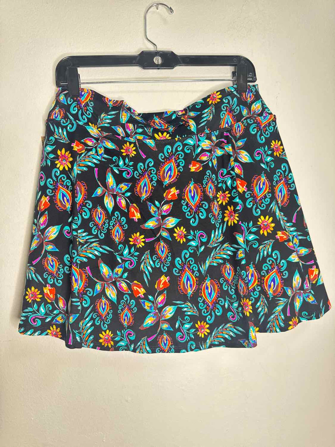 Dana Jo Size XL Multi-Color skort