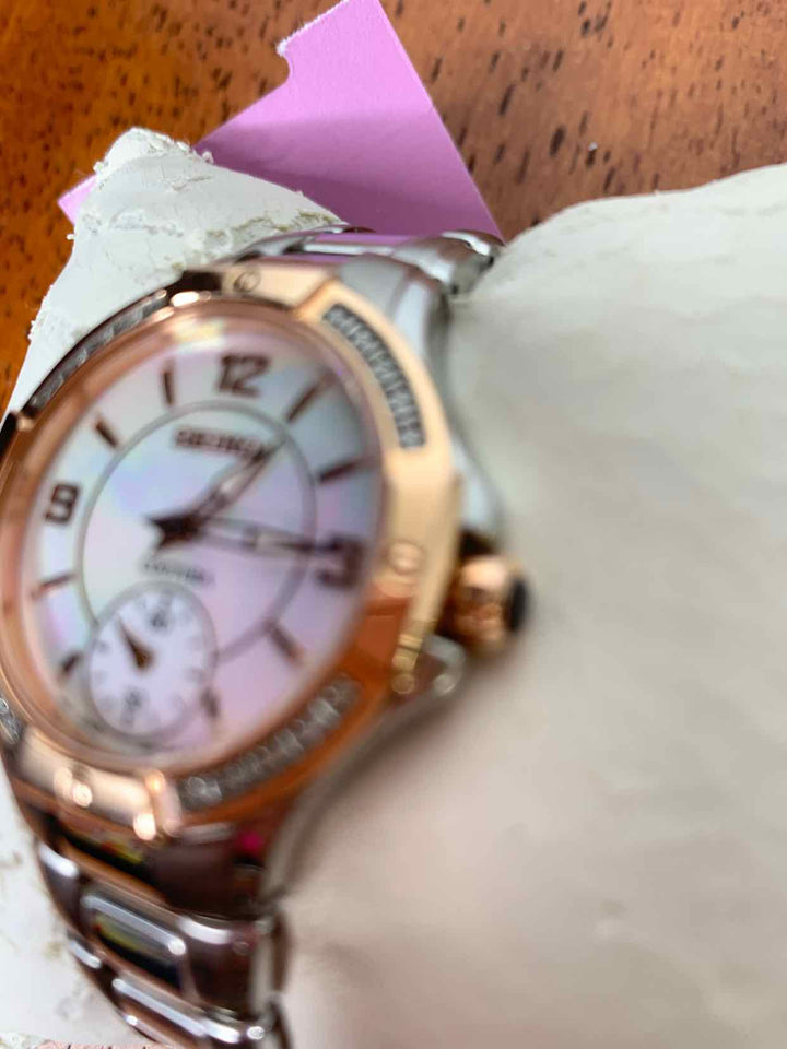 SEIKO Size s/m silver Watch