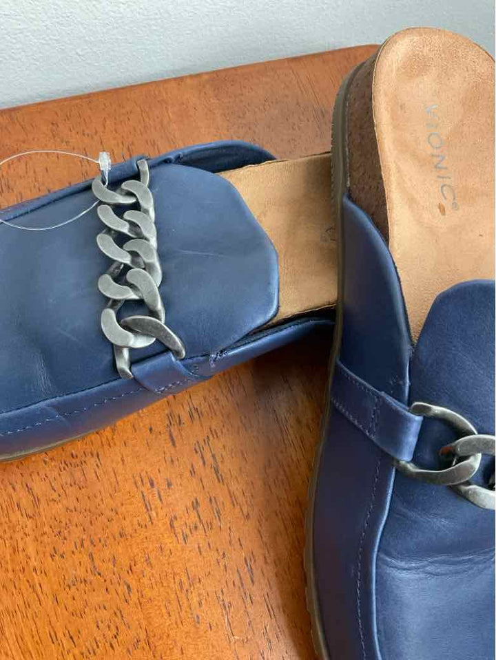Vionic Shoe Size 11 Blue flat shoe