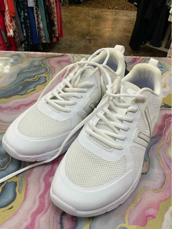 Vionic Shoe Size 10 White athletic sneaker