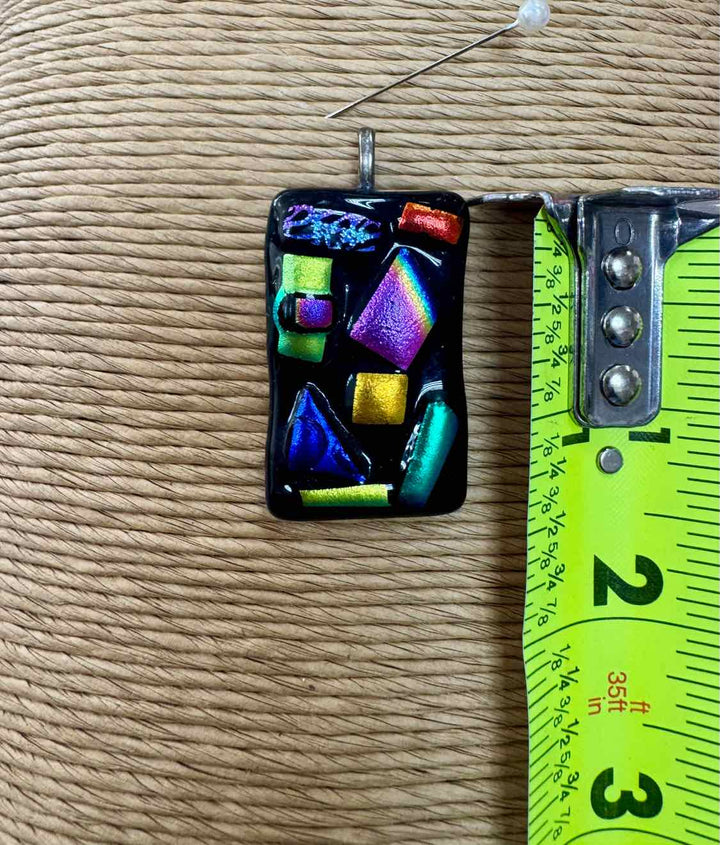 SwirlyQs Size M/L Metallic NWT Pendant only
