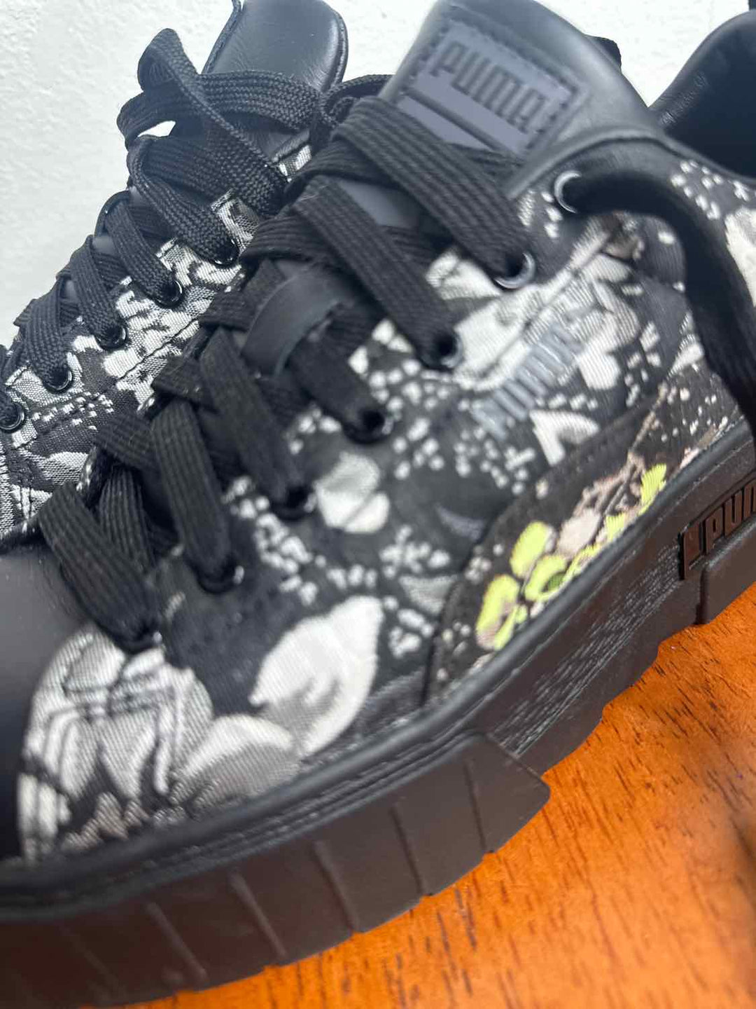 Puma Shoe Size 8 Black athletic sneaker