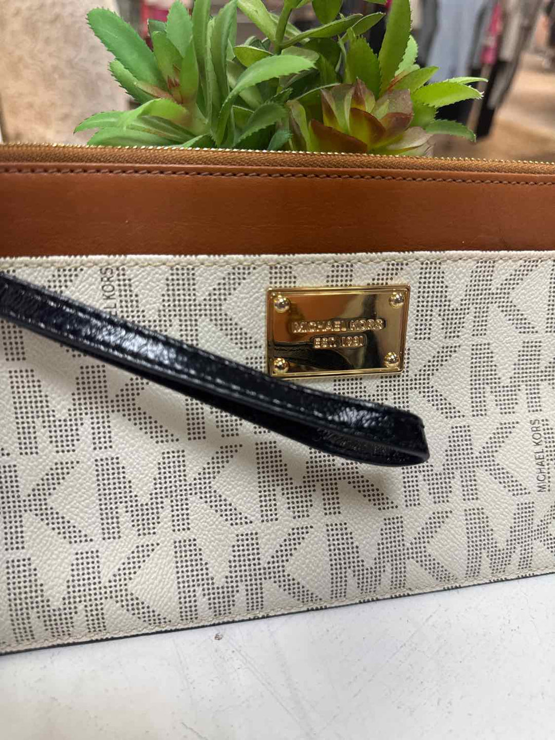 Michael Kors Beige wristlet