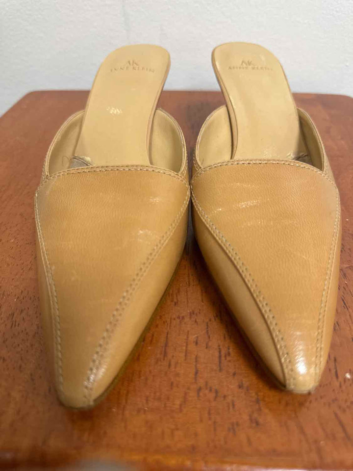 Ann Klein Shoe Size 6.5 Tan medium heel