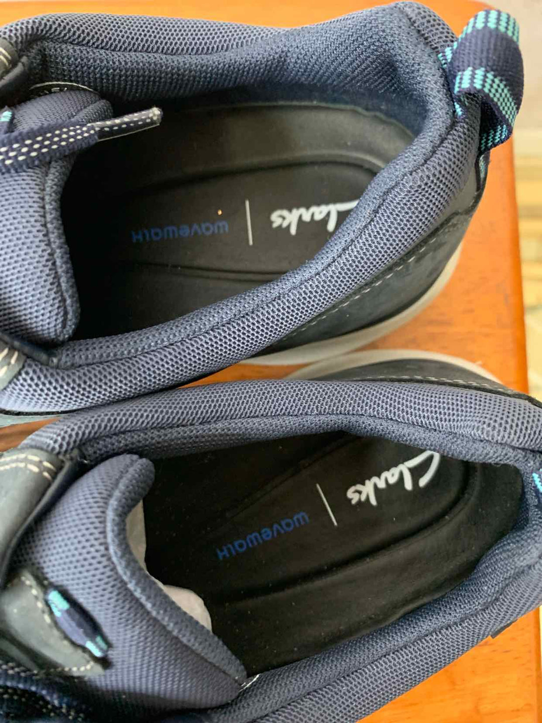 Clarks Navy W Shoe Size 10 athletic sneaker