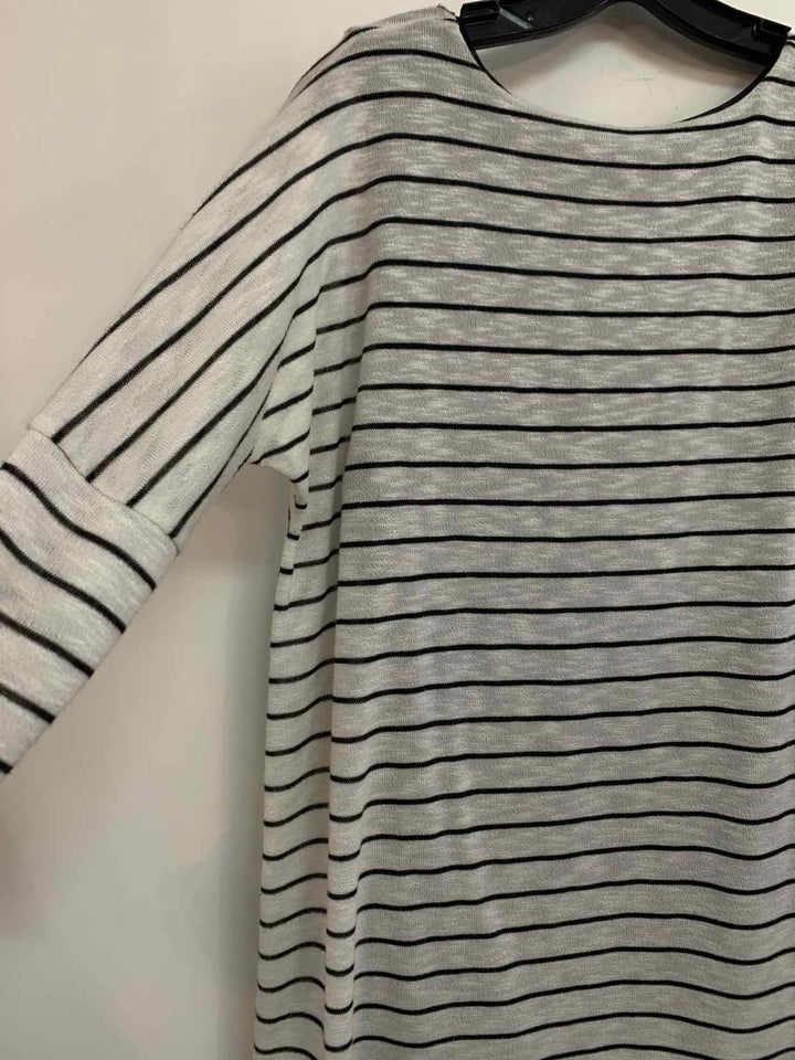 Women Size M White Black Market striped long sleeve dress