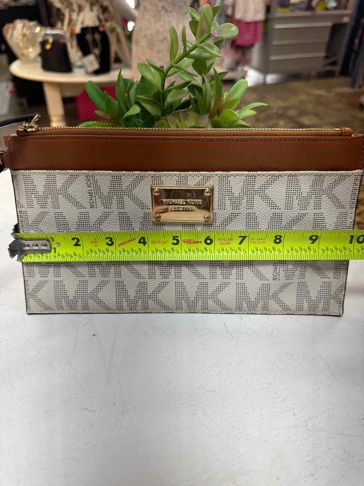 Michael Kors Beige wristlet