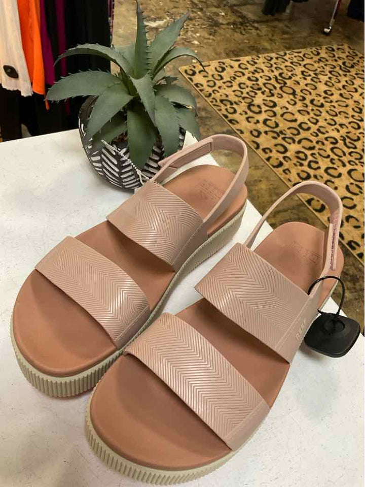 Reef Shoe Size 11 Pink sandal high