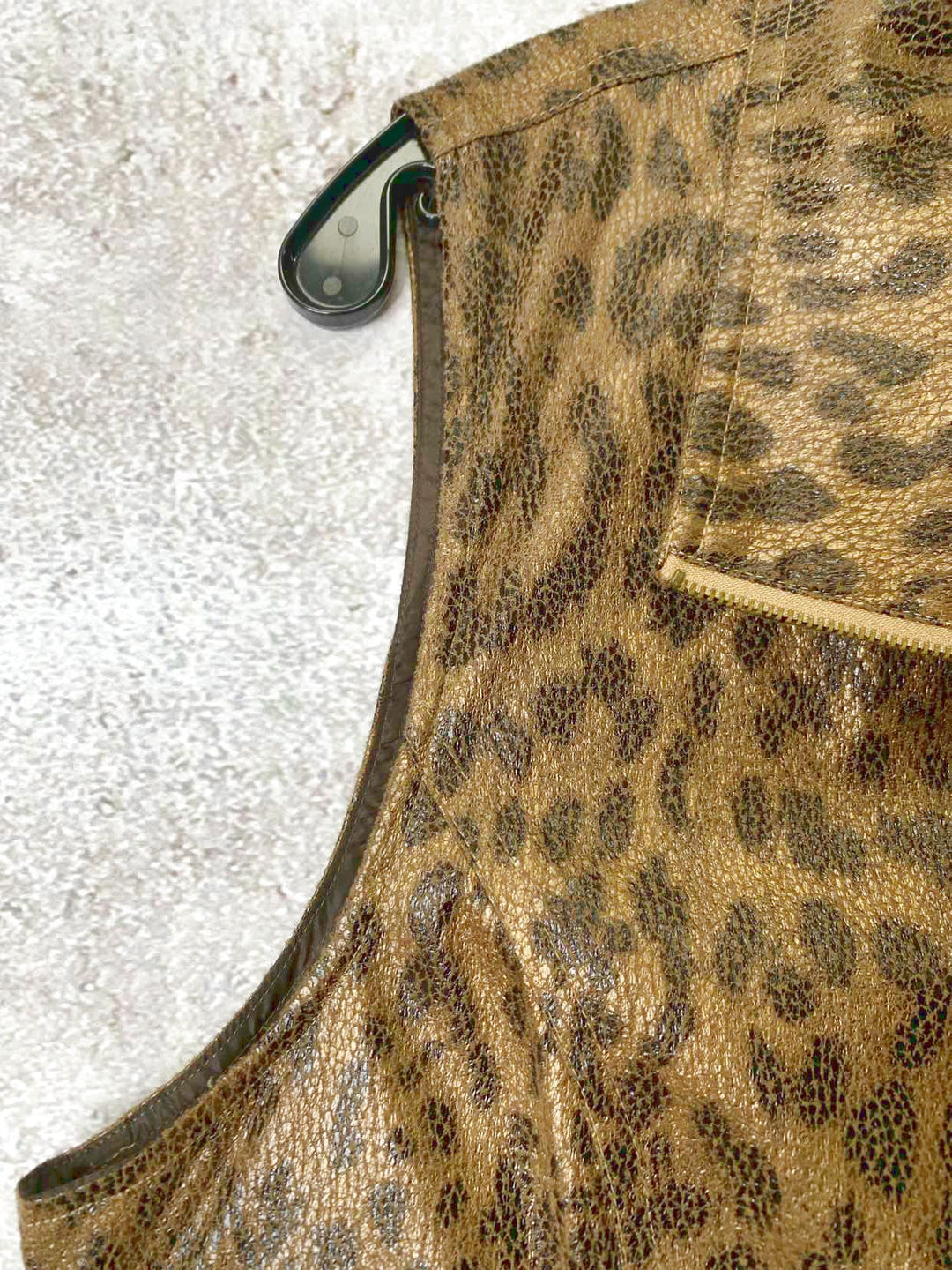 Chicos Women Size 2 Animal Print sleeveless