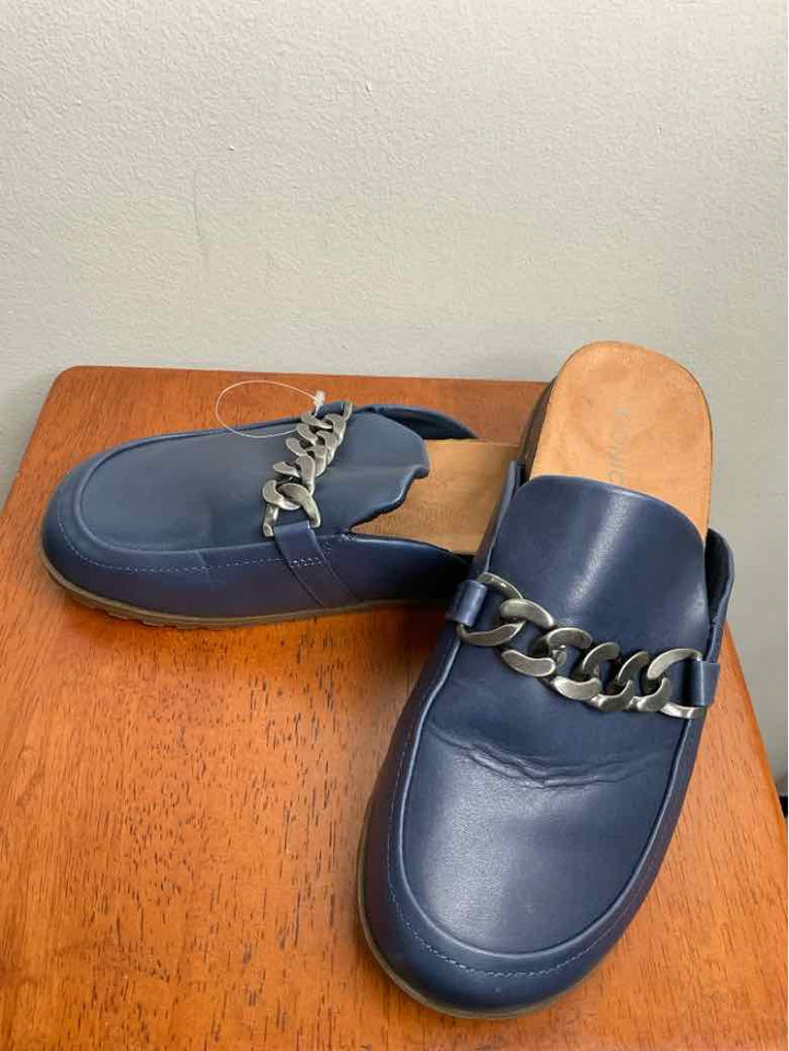 Vionic Shoe Size 11 Blue flat shoe