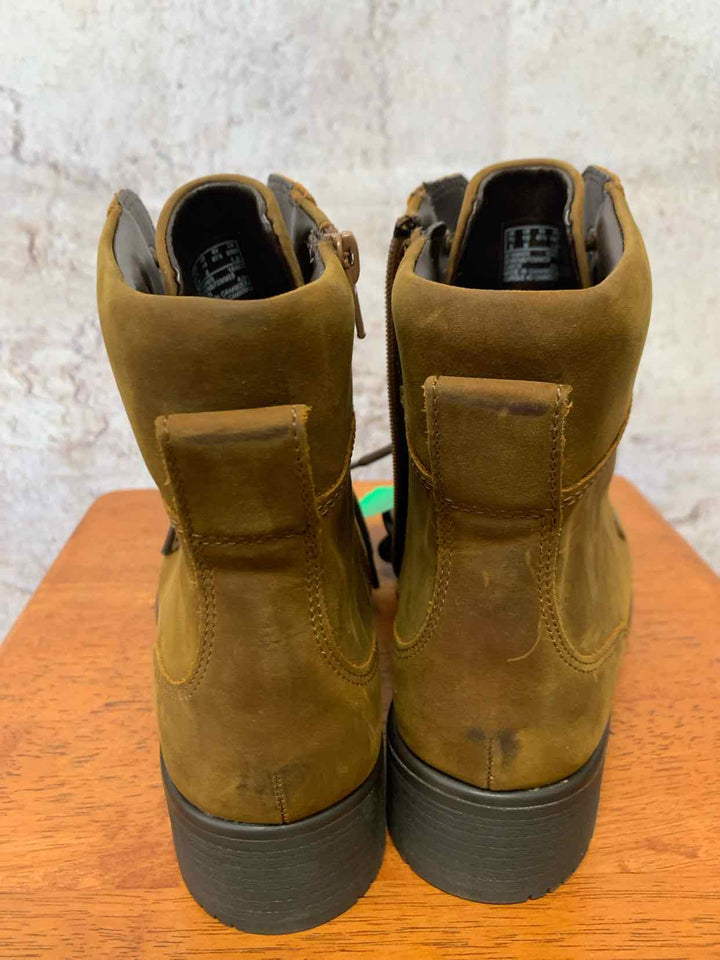 Clarks Brown W Shoe Size 10 ankle boots