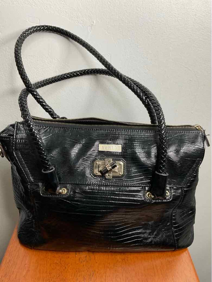 Amparo Black shoulder bag