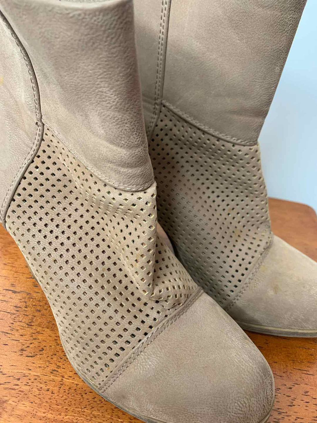 Dots Brown W Shoe Size 7 ankle boots