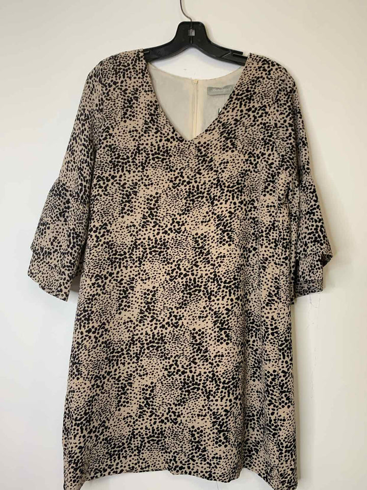 Women Size M Belongsei tan long sleeve dress