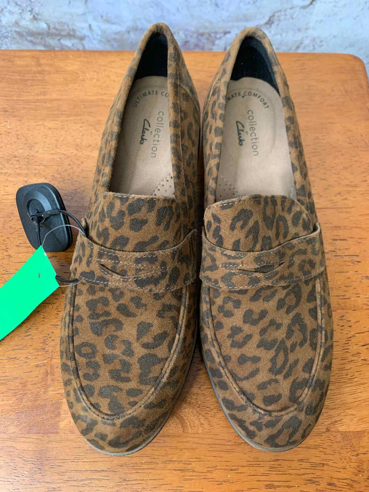 Clarks Animal Print W Shoe Size 6.5 flat shoe