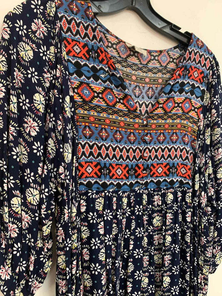 Umgee Size M Navy Aztec long sleeve top