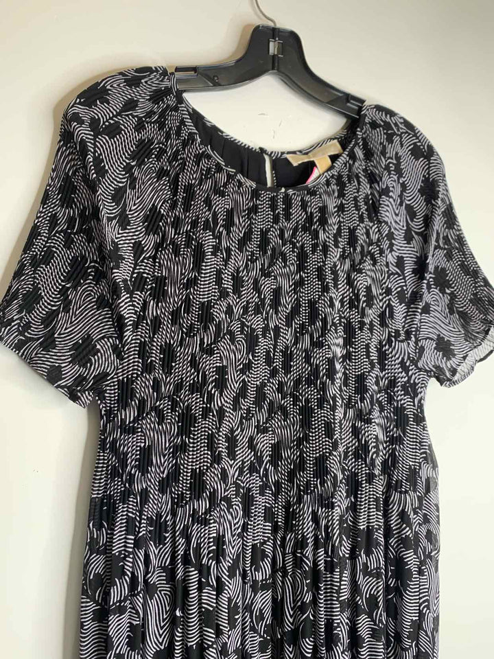 Women Size L Michael Kors Black short sleeve