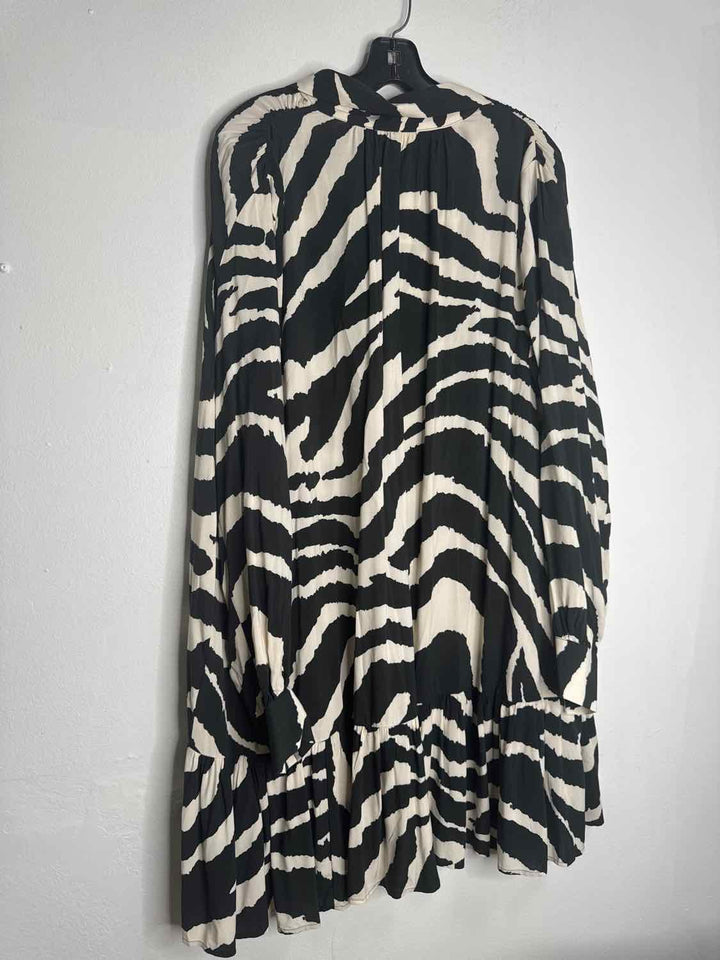 H&M Size L Black NWT White long sleeve dress