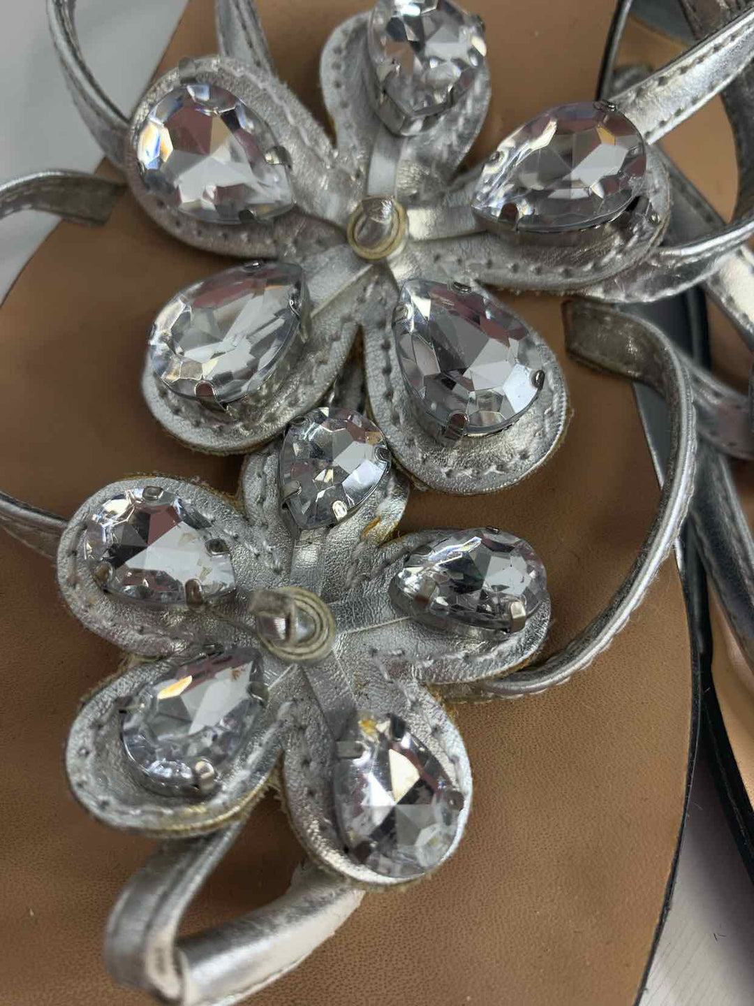 Nine West silver W Shoe Size 8 flat sandal