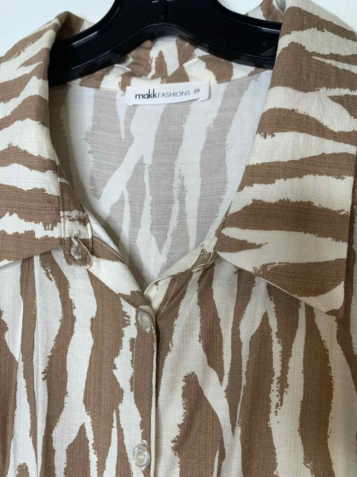 Makk Women Size M tan short sleeve top