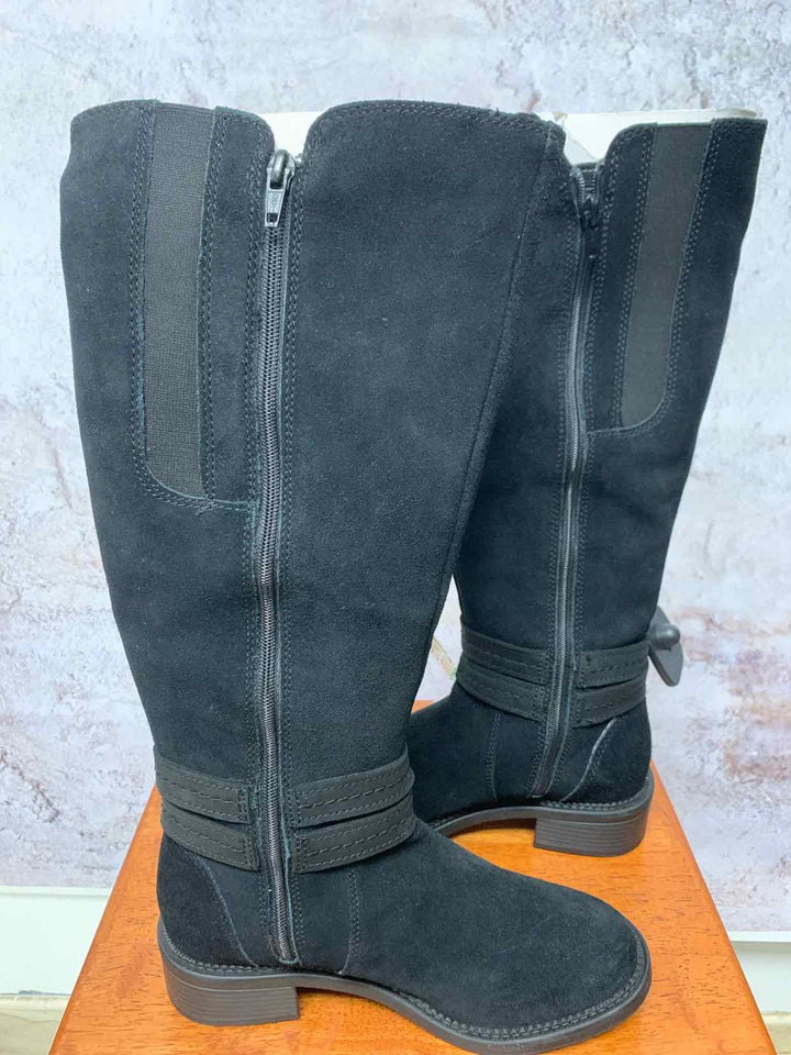 Clarks Black W Shoe Size 6 boots flat heel