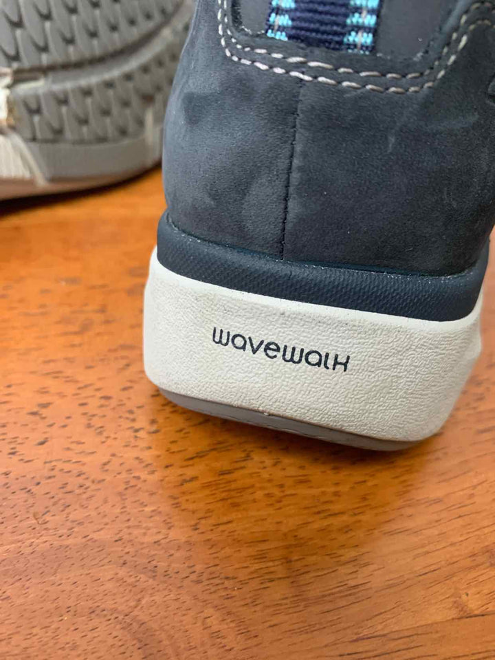 Clarks Navy W Shoe Size 10 athletic sneaker