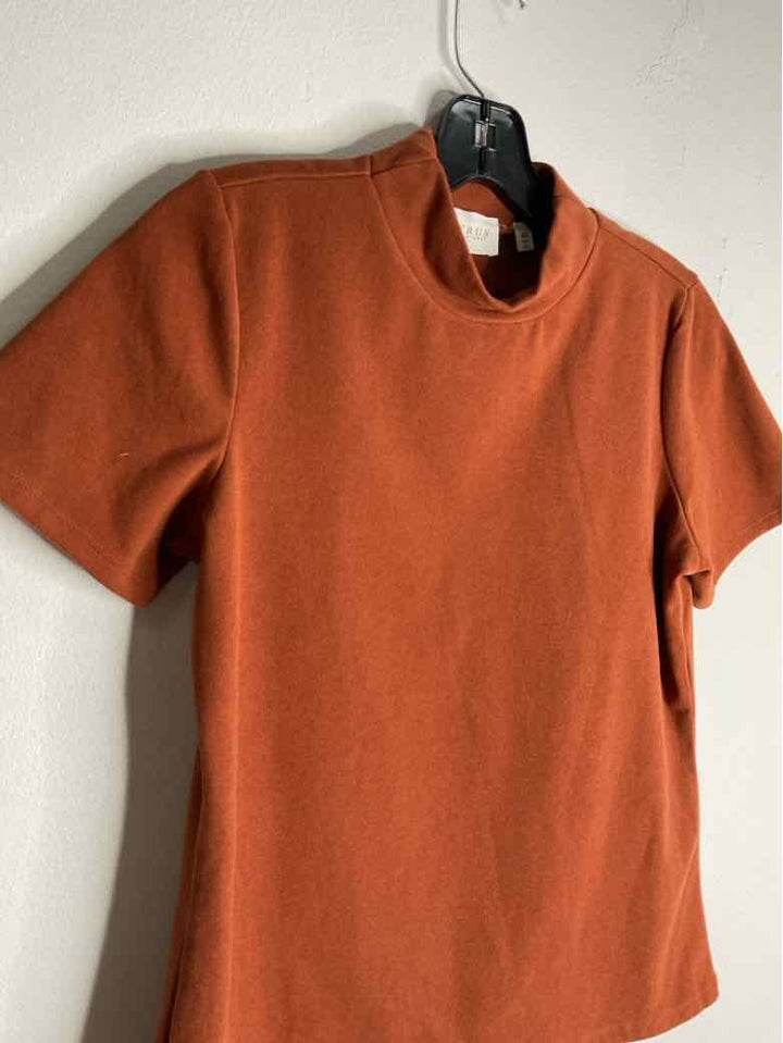 Cyrus Size M Brown High Neck short sleeve top