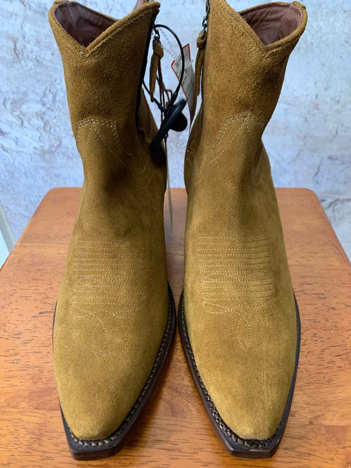 Tecovas Brown W Shoe Size 9.5 ankle boots