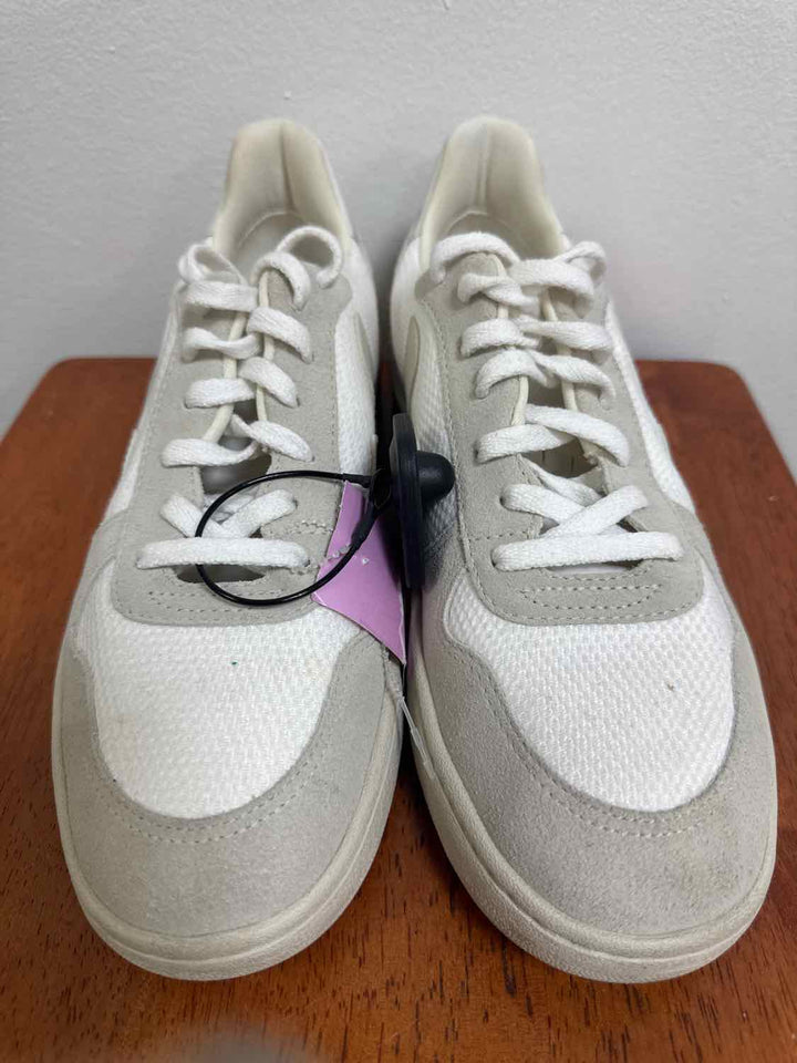 VEJA White W Shoe Size 10 athletic sneaker