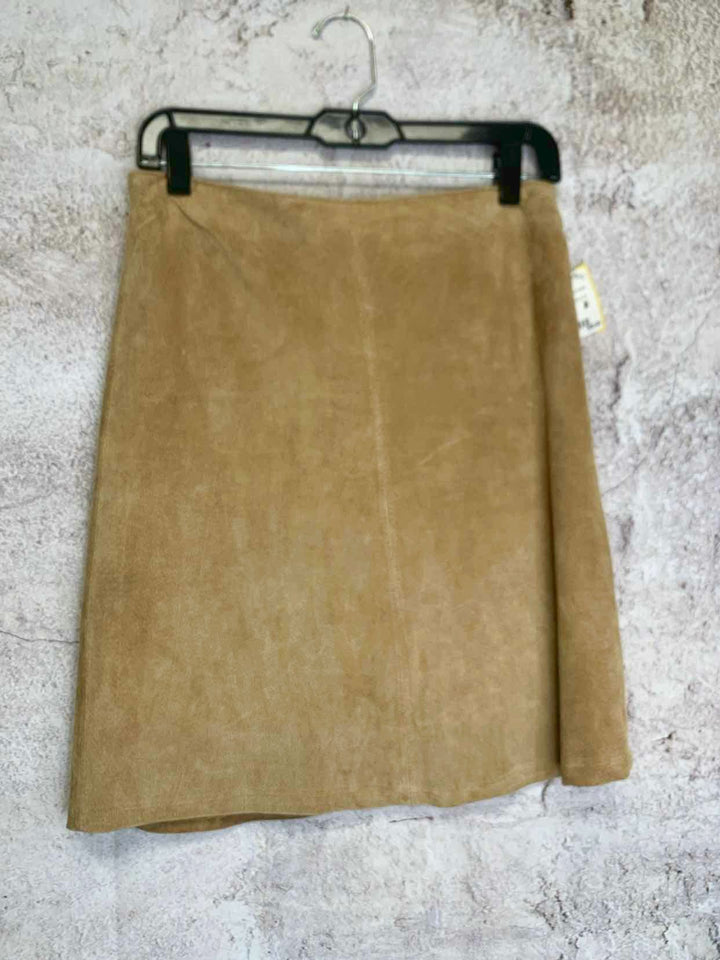Chicos Size 1 Camel mini skirt